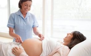 Com quantas semanas o beb fica acima do umbigo