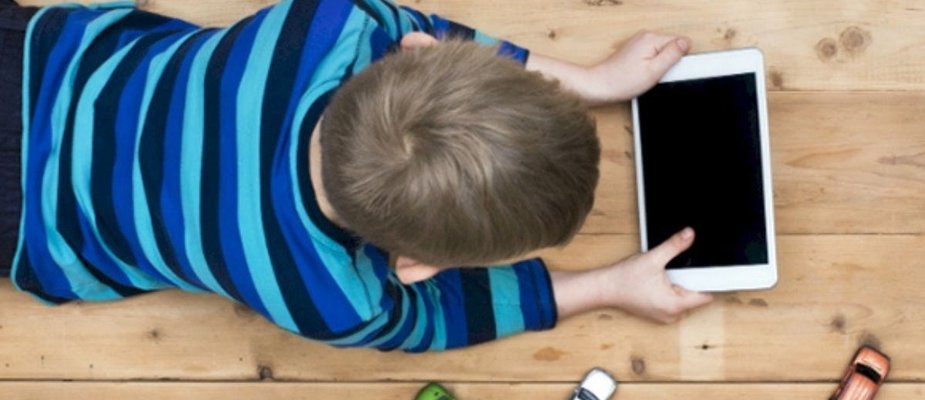 Impactos do uso de dispositivos digitais no desenvolvimento infantil
