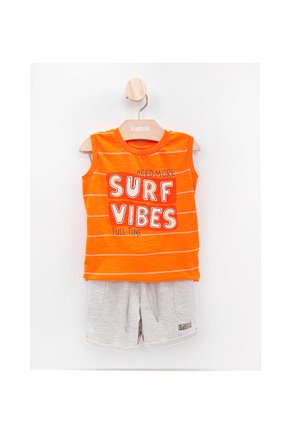 02 conjunto menino regata e bermuda surf vibes angero laranja 4