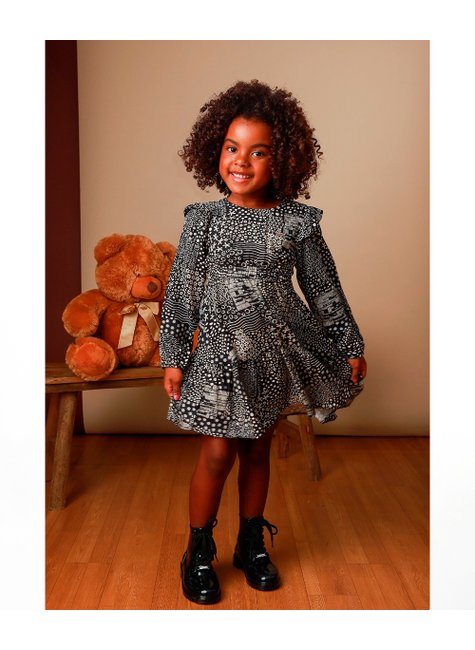 vestido preto modelo