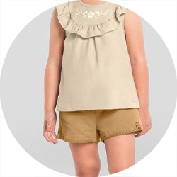 01 conjunto menina blusinha e short moletinho bordado mundi bege 2