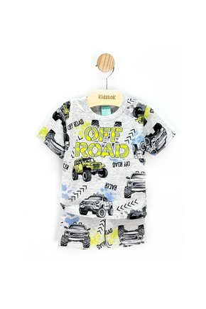 Pijama Menino Camiseta e Bermuda Road Brilha no Escuro - Kyly