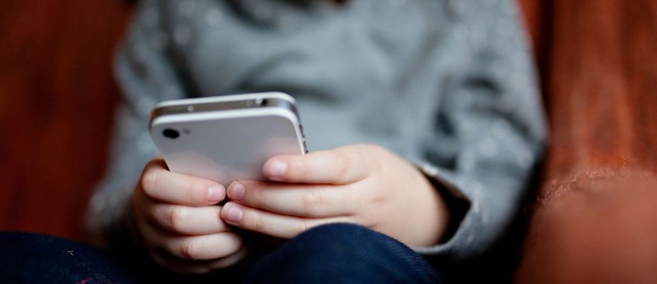 Adultização Infantil: o que É e Como Proteger seu Filho Adultização Infantil: o que É e Como Proteger seu Filho